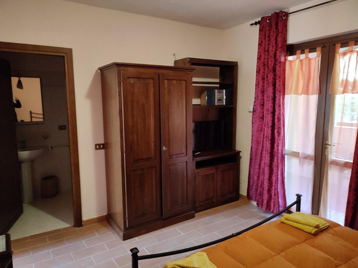 B&B Casale Roshlee Gualdo Cattaneo Eksteriør bilde